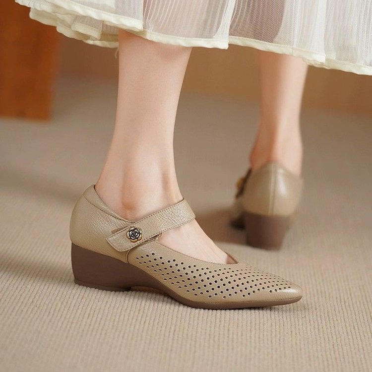 Women’s Retro Pointed High Heels
